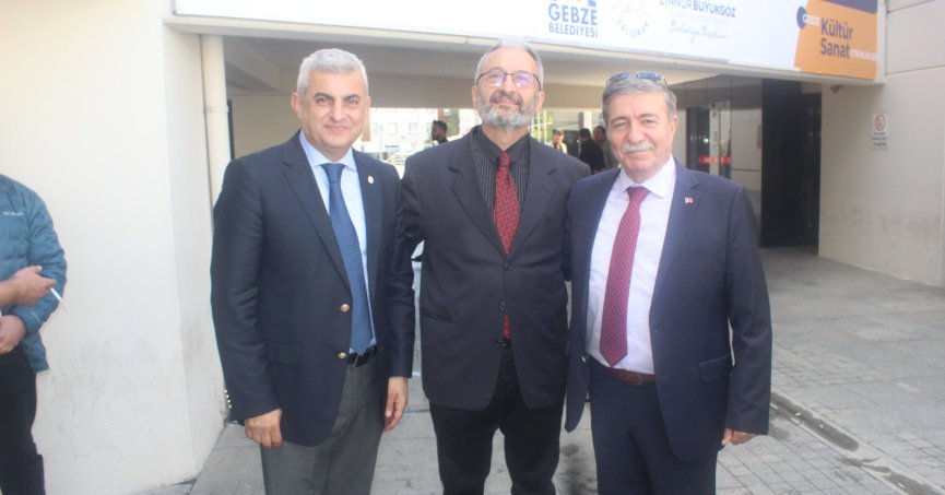 Küsen bana küssün. Partiye küsmesin