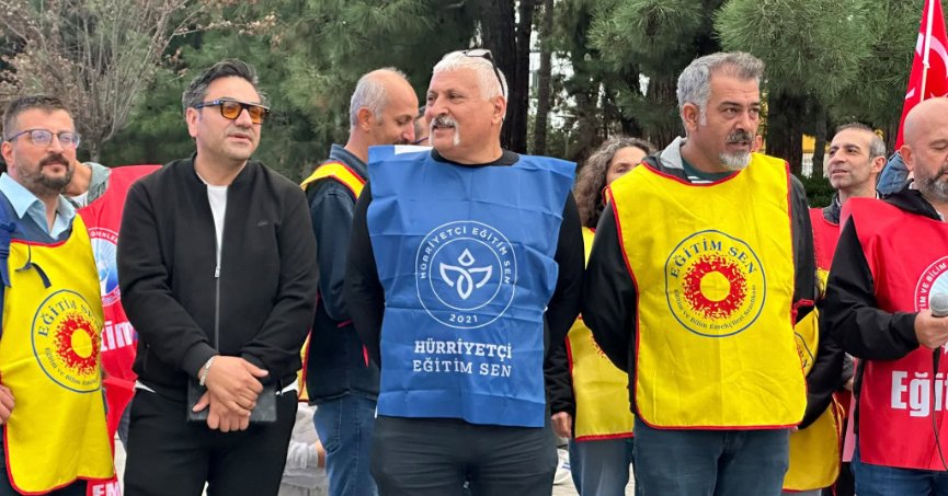 Üretim bandında veri ve operatör değiliz
