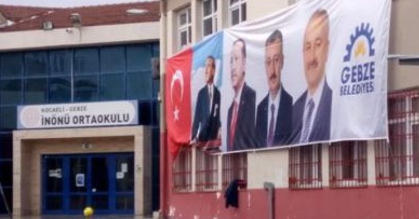 AKP’li adaylardan okul binasında siyasi propaganda