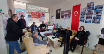 İlk aday adayı sahayı bırakmıyor