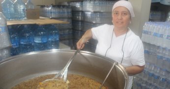 Buğdayı akşamdan kırıp  dört saat kaynattı 