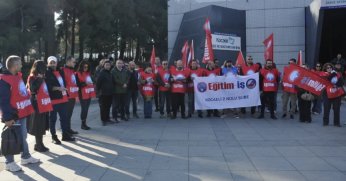 Onurlu yaşam ücreti istiyoruz. Alacağız