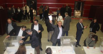 Adayların 19'u yarıştı Üyelerin yüzde 20'si katıldı 