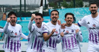 Gülümset yine gülüm benim. Halı bizim. Lavanta bizim