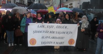 Dünyayı oynatır devranı değiştiririz