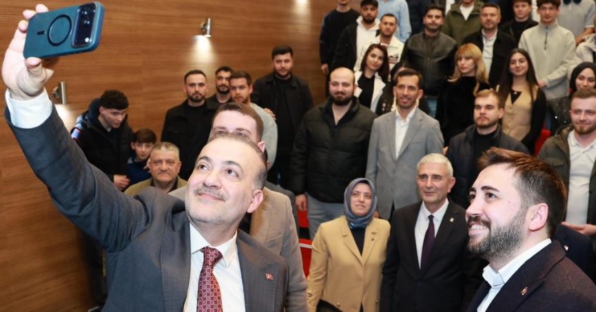 Söz Gençlik’te koyu sohbetler