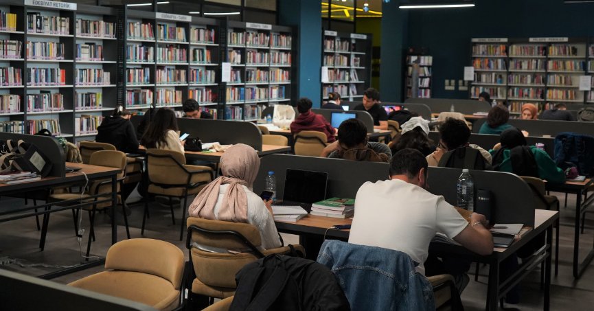 Çayırova’da kitap kahveler 7/24 açık