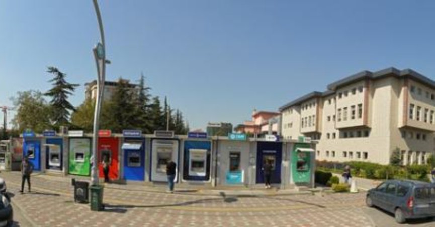 Belediye önü 30, meydan 26 bin lira. Eskihisar’da bedava
