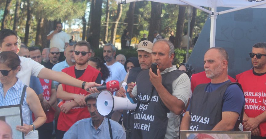  İşçi katliamı aileleri olağan şüpheli önünde 